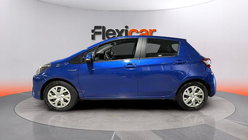 Usado Toyota Yaris Hybrid Business Edition 116 CV (85 kW) 2020 Azul Berlina