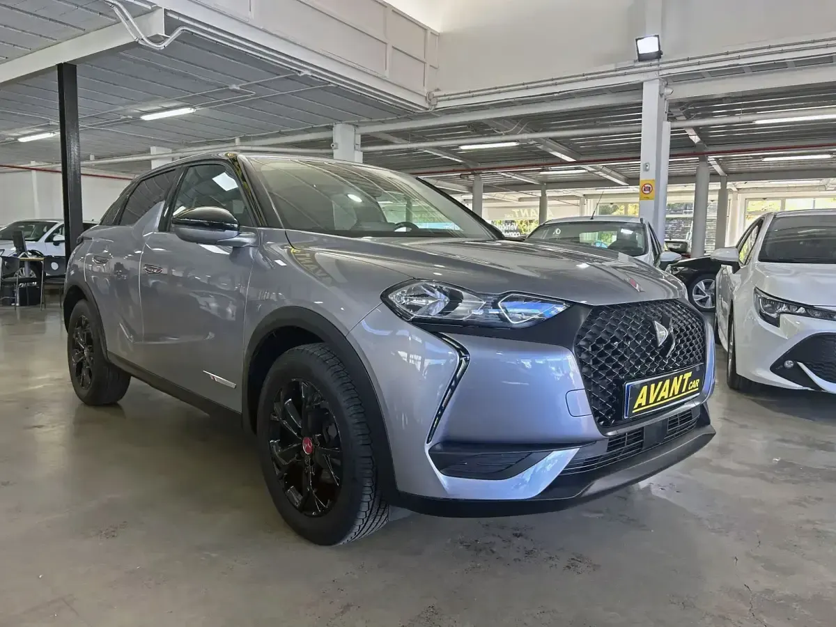 Usado DS Automobiles DS3 Crossback Performance 130 CV (95 kW) 2022 Gris SUV