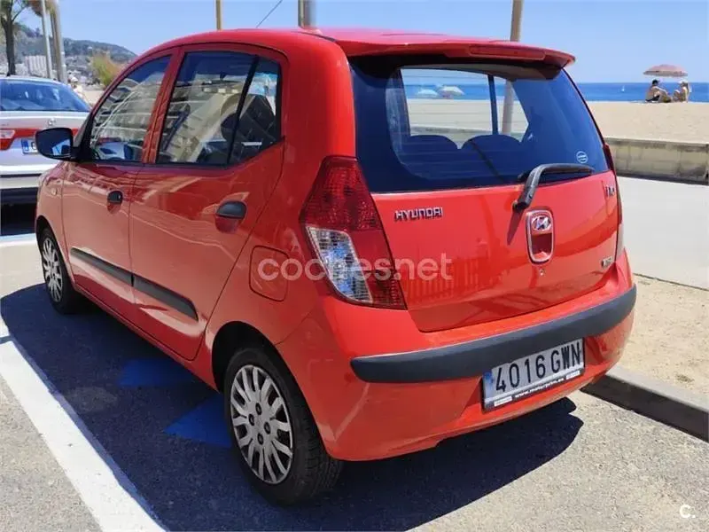Używany Hyundai i10 Comfort 78 KM (57 kW) 2010 Czerwony Hatchback