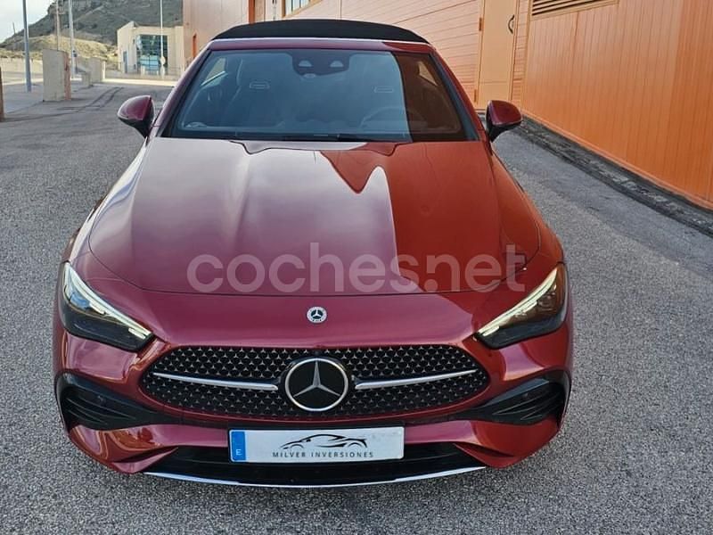 Usado Mercedes E220 194 CV (142 kW) 2024 Rojo Descapotable