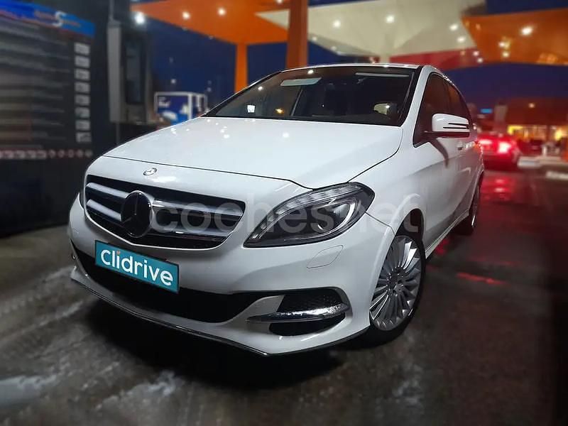 Usado Mercedes B200 156 CV (114 kW) 2014 Blanco Monovolumen