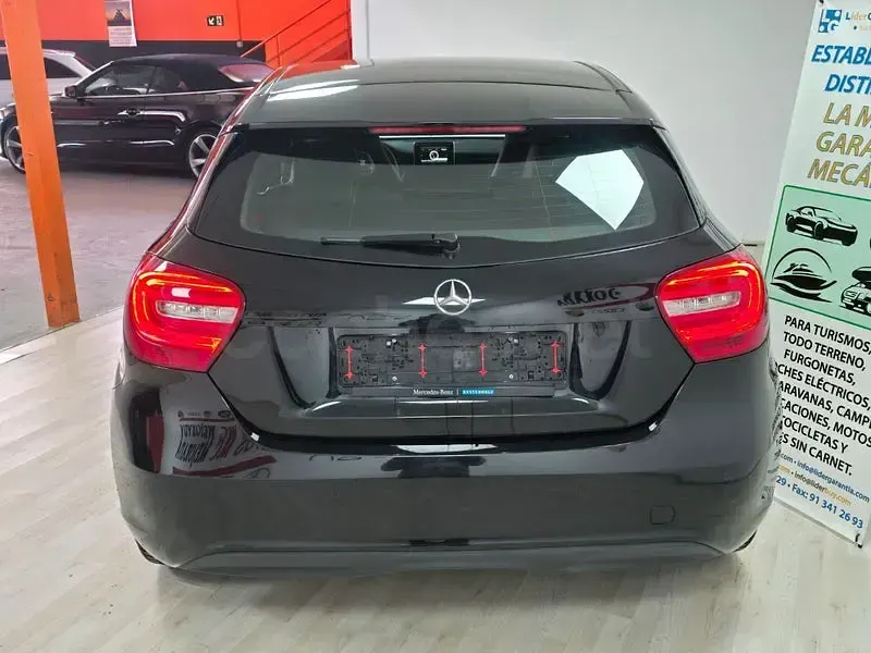 Usado Mercedes A200 Urban 136 CV (100 kW) 2015 Negro Utilitario