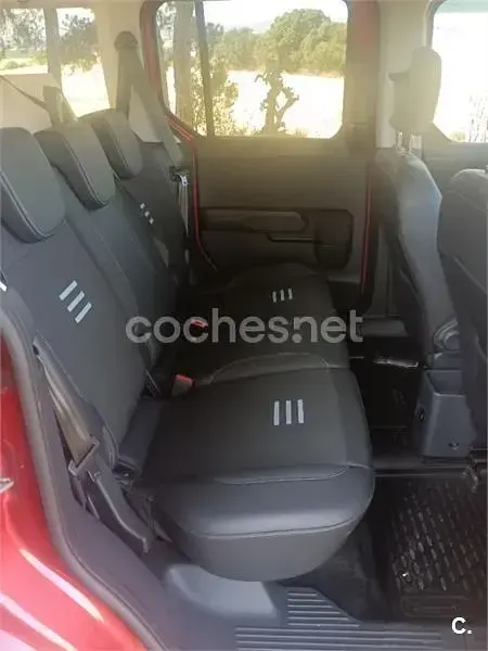 Usado Ford Tourneo Courier Active 125 CV (91 kW) 2024 Rojo Monovolumen