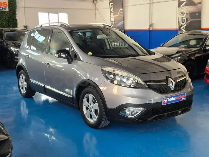 Usado Renault Scénic XMOD 110 CV (80 kW) 2014 Gris / plata Monovolumen