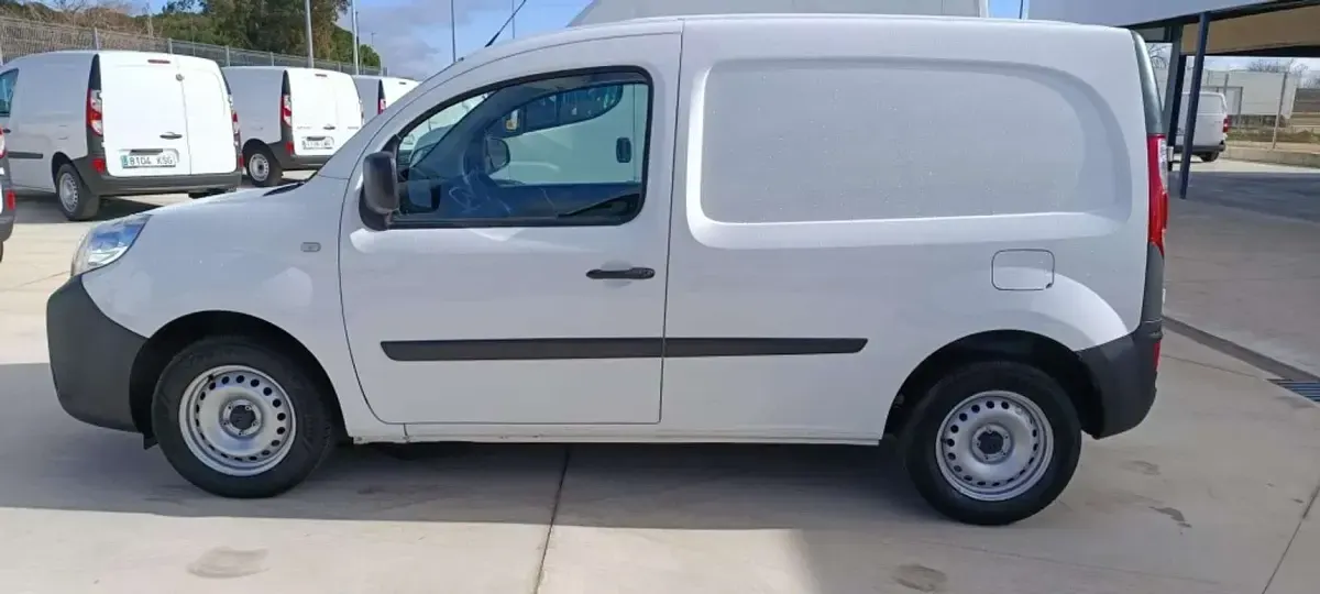 Usado Renault Kangoo 95 CV (69 kW) 2021 Blanco Monovolumen