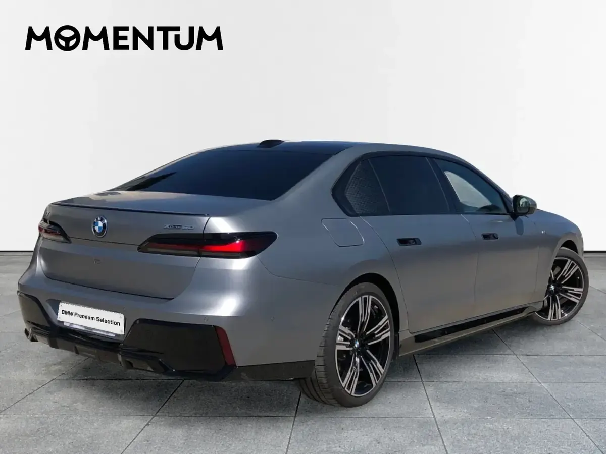 Usado BMW i7 Comfort Edition 400 kW (544 CV) 2023 Gris Berlina