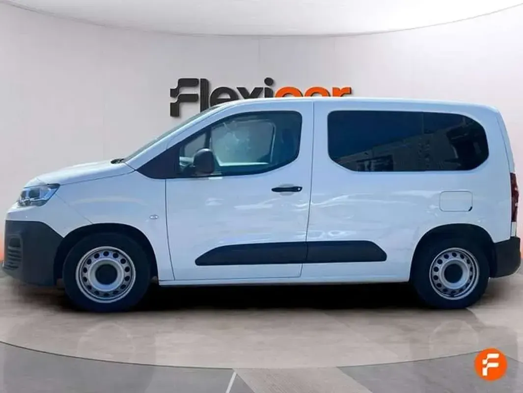 Usado Citroën Berlingo Feel 102 CV (75 kW) 2020 Blanco Monovolumen