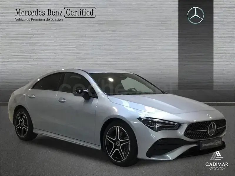 Usado Mercedes CLA200 163 CV (119 kW) 2025 Gris / plata Berlina