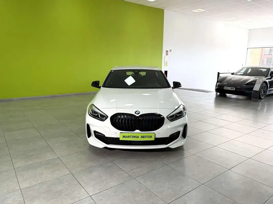 Usado BMW 116 M Sport 116 CV (85 kW) 2022 Blanco Utilitario