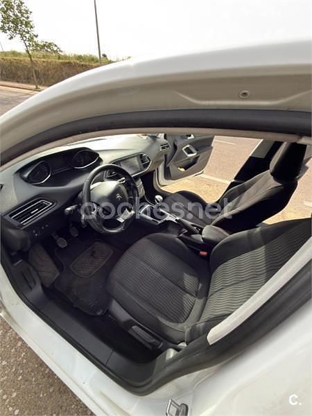 Usado Peugeot 308 SW Access 115 CV (84 kW) 2014 Blanco Familiar