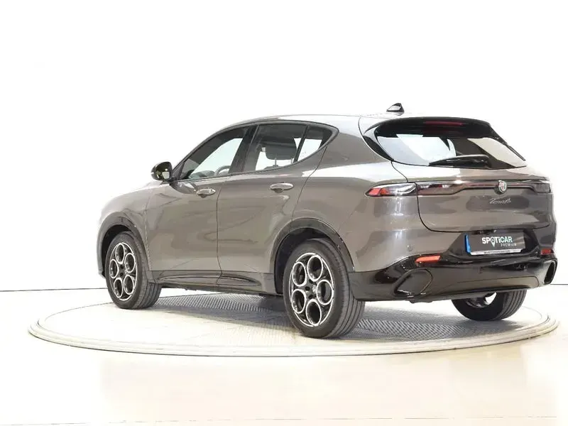 Usado Alfa Romeo Tonale Sprint 130 CV (95 kW) 2024 Gris / plata SUV