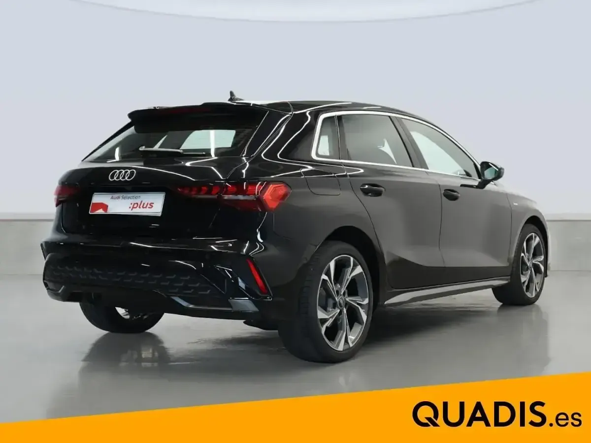 Usado Audi A3 e-tron S-Line 204 CV (150 kW) 2025 Negro Utilitario