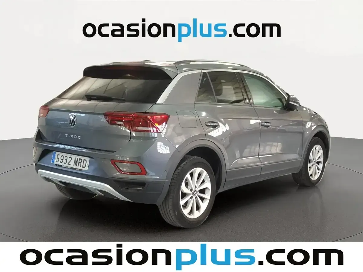 Usado VW T-Roc Life 110 CV (80 kW) 2024 Gris SUV