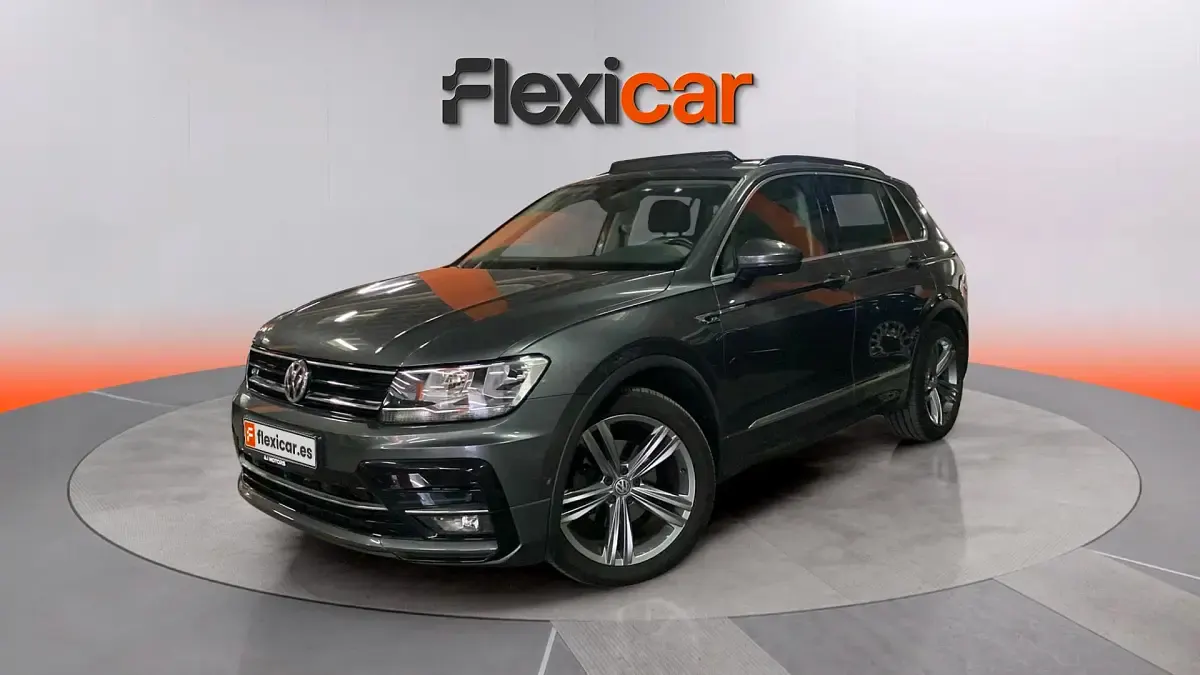 Usado VW Tiguan Sportline 150 CV (110 kW) 2019 Gris SUV