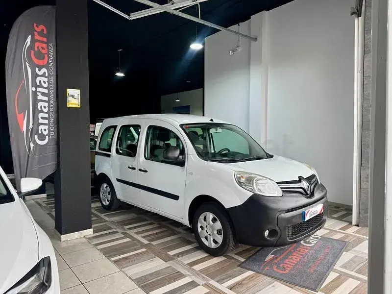Usado Renault Kangoo Edition One 95 CV (69 kW) 2021 Blanco Monovolumen