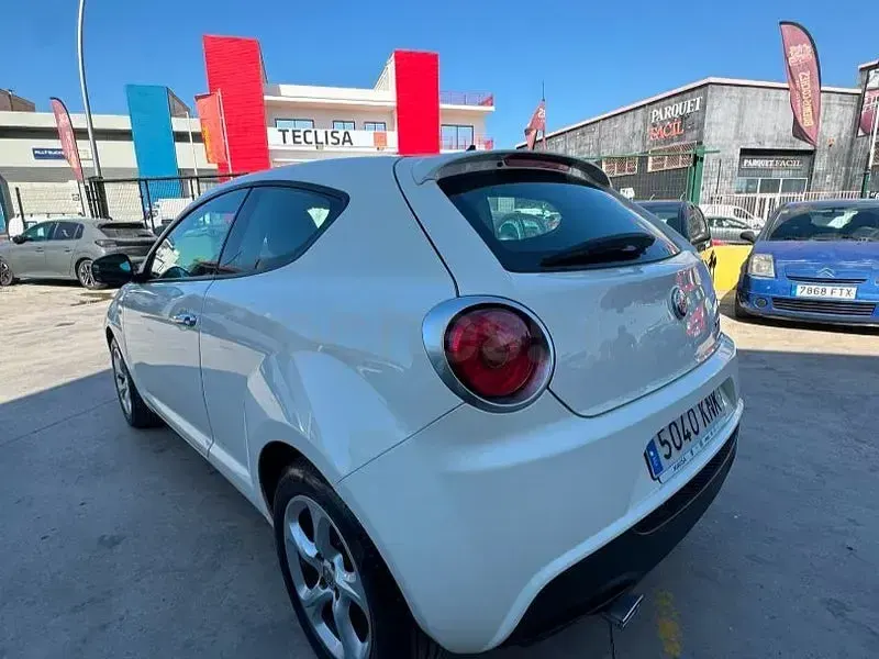 Usado Alfa Romeo MiTo 78 CV (57 kW) 2018 Blanco Utilitario