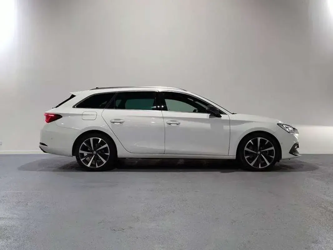 Usado Seat Leon ST FR 150 CV (110 kW) 2021 Blanco Familiar