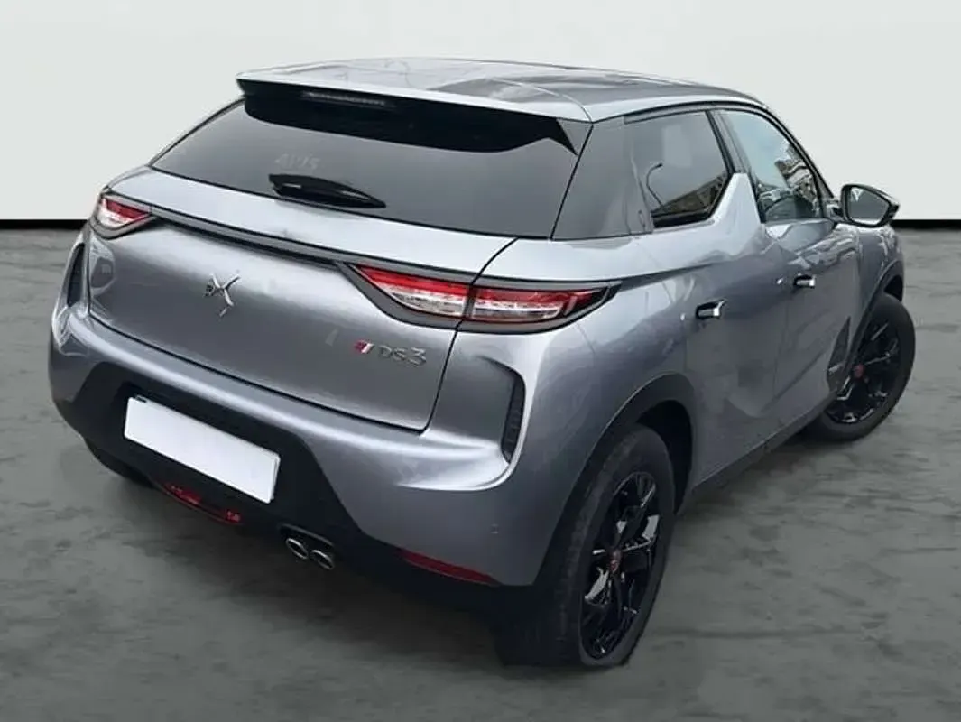 Usado DS Automobiles DS3 Performance 97 CV (71 kW) 2022 Gris Berlina