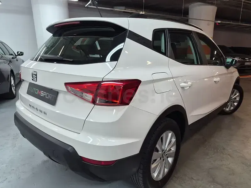 Usado Seat Arona Ecomotive 115 CV (84 kW) 2019 Blanco SUV