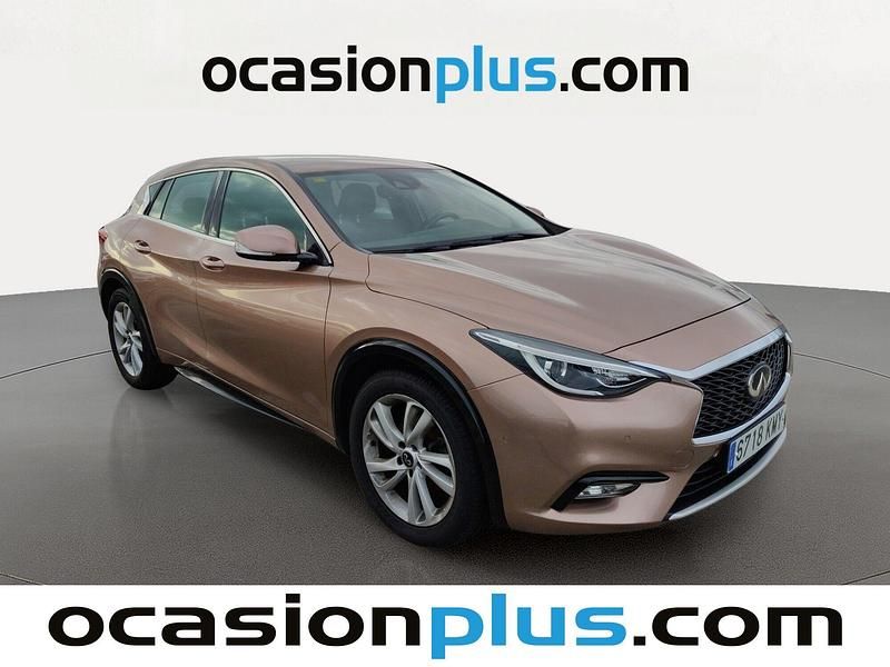 Usado Infiniti Q30 Premium 122 CV (89 kW) 2018 Marrón Utilitario