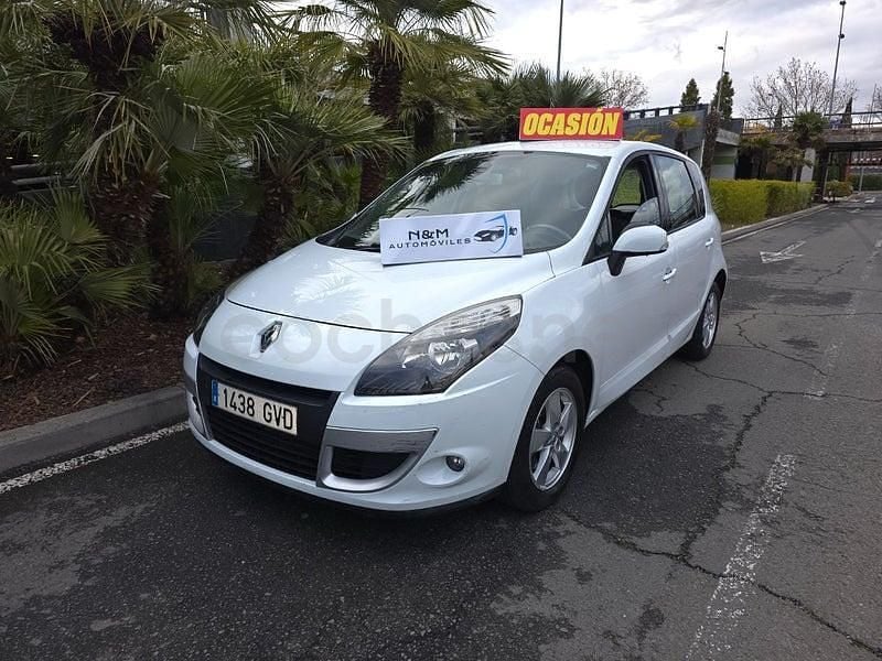 Usado Renault Scénic III Dynamique 105 CV (77 kW) 2010 Blanco Monovolumen
