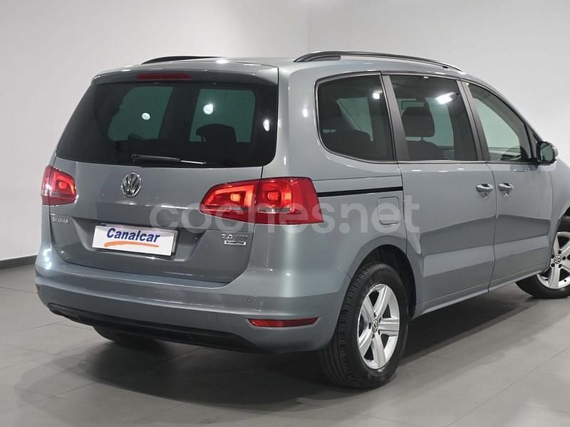 Usado VW Sharan Advance 140 CV (102 kW) 2014 Gris Monovolumen
