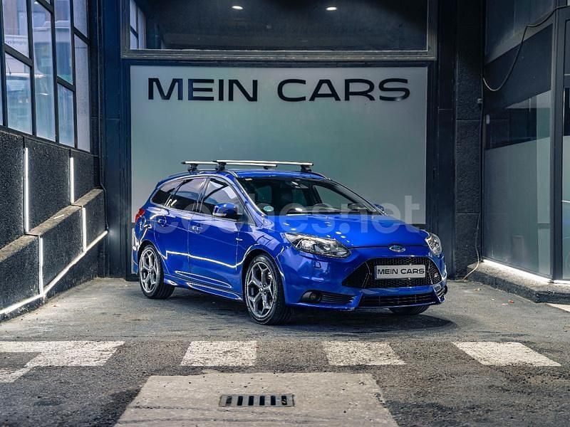 Azul Usado 2013 Ford Focus ST Berlina | 13.950 € - Imagen 1/4