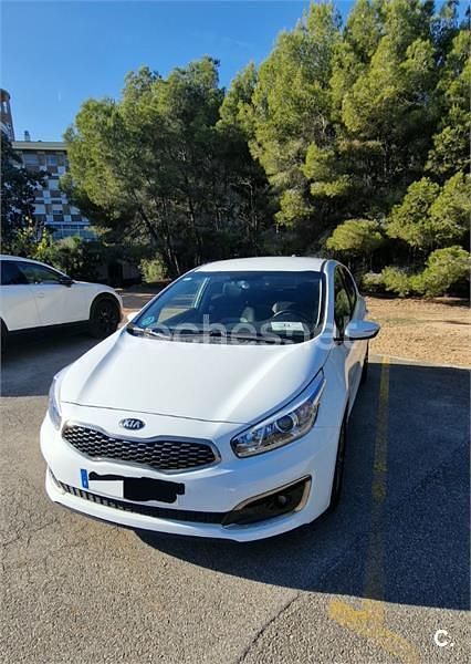 Blanco Usado 2018 Kia Ceed Utilitario | 11.500 € (Precio justo) - Imagen 1/4
