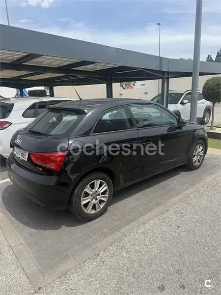 Usado Audi A1 Attraction 86 CV (63 kW) 2011 Negro Utilitario