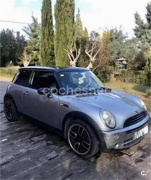 Usado Mini ONE 90 CV (66 kW) 2004 Gris / plata Utilitario