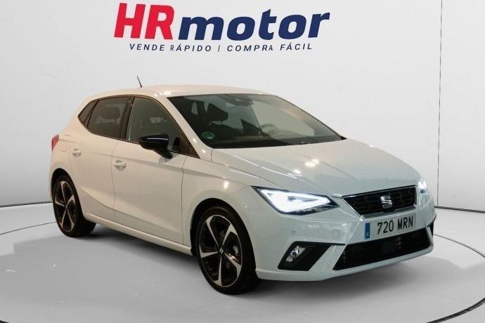 Gris Usado 2024 Seat Ibiza FR | 21.110 € (Precio justo) - Imagen 1/4