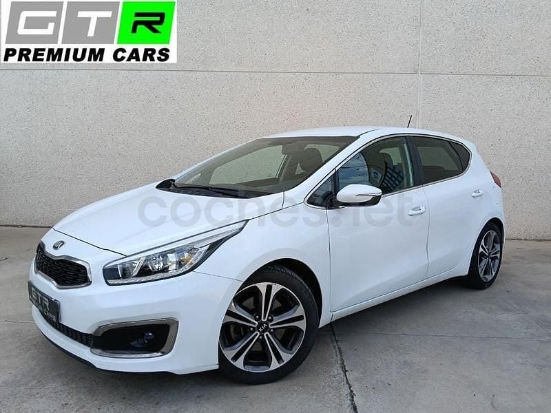 Używany Kia Ceed 120 KM (88 kW) 2017 Biały Hatchback