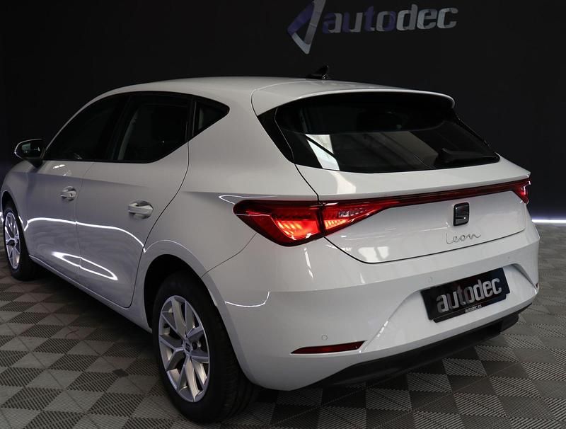Usado Seat Leon Style 110 CV (80 kW) 2024 Blanco