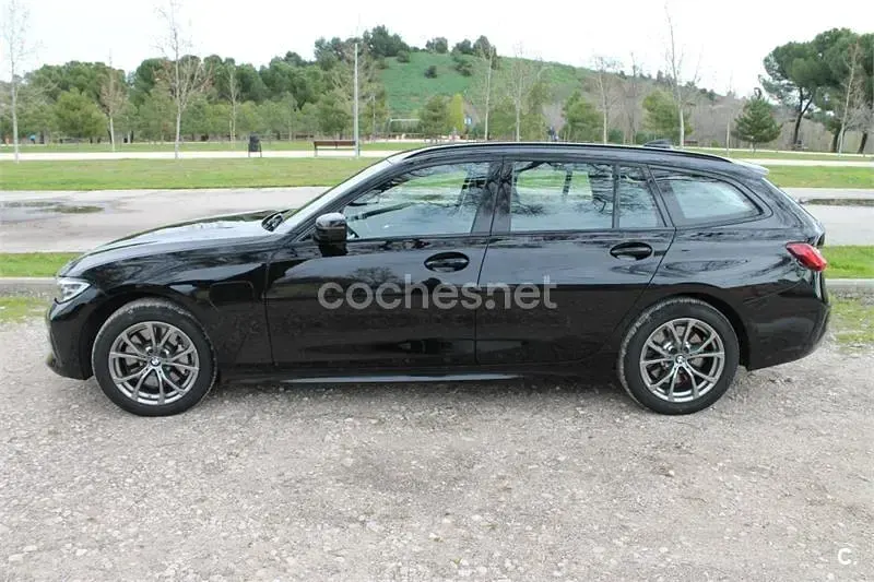 Usado BMW 330e 292 CV (214 kW) 2021 Negro Familiar