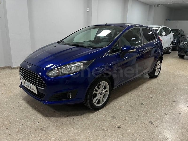 Usado Ford Fiesta Trend 100 CV (73 kW) 2015 Azul Berlina