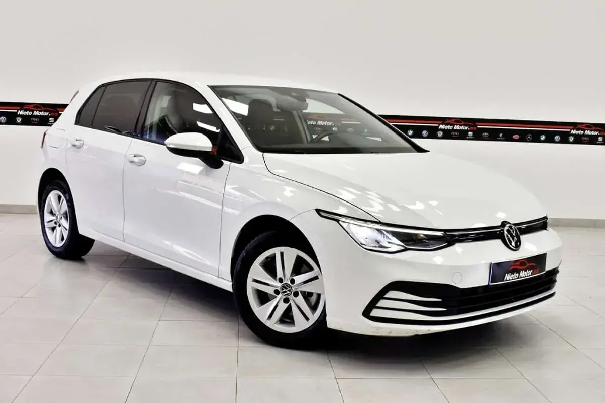 Usado VW Golf VIII Life 116 CV (85 kW) 2022 Blanco Utilitario