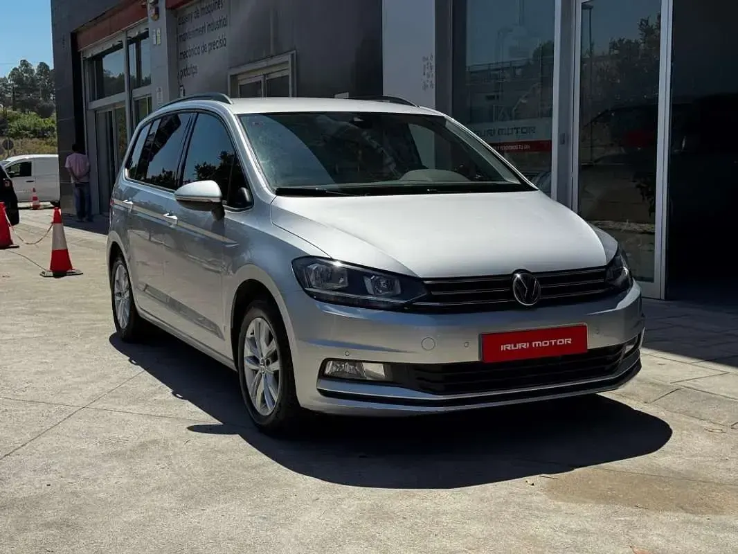 Usado VW Touran Advance 150 CV (110 kW) 2016 Plateado Monovolumen