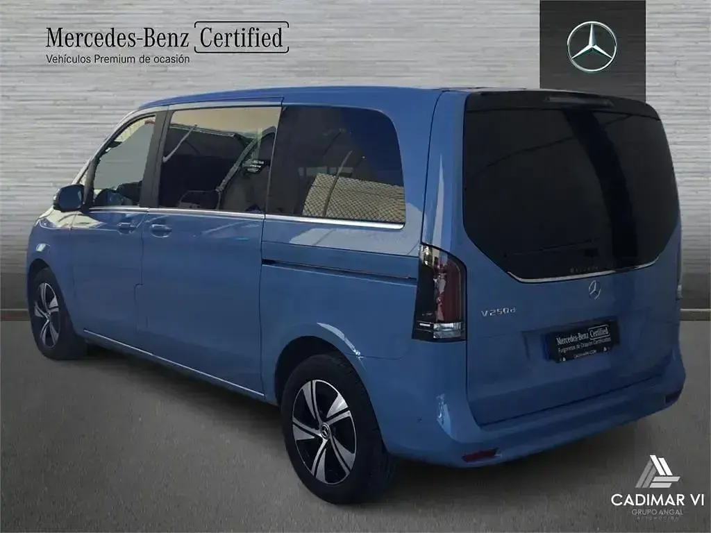 Usado Mercedes V250 Avantgarde 190 CV (139 kW) 2025 Azul Monovolumen