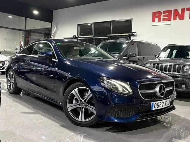 Usado Mercedes E220 194 CV (142 kW) 2019 Azul Coupe