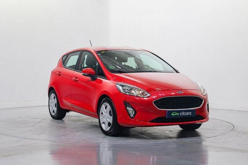 Usado Ford Fiesta Trend 85 CV (62 kW) 2018 Rojo Utilitario