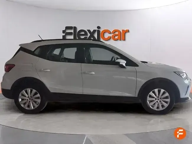 Usado Seat Arona Style 115 CV (84 kW) 2024 Blanco SUV