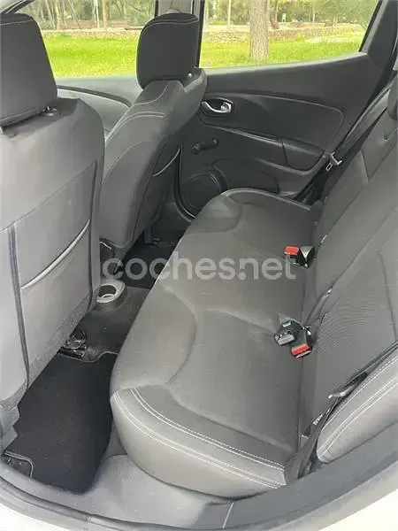 Usado Renault Clio IV LIMITED 75 CV (55 kW) 2018 Blanco Berlina