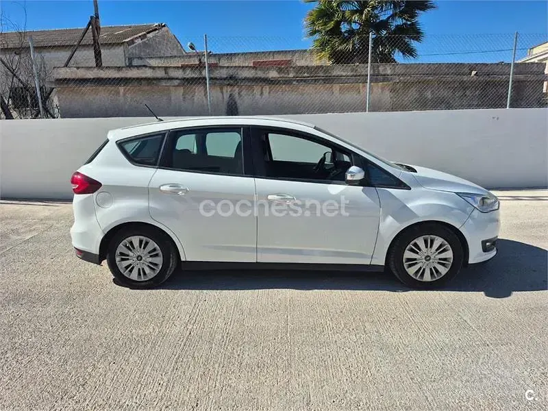 Usado Ford C-MAX Trend 95 CV (69 kW) 2019 Blanco Monovolumen