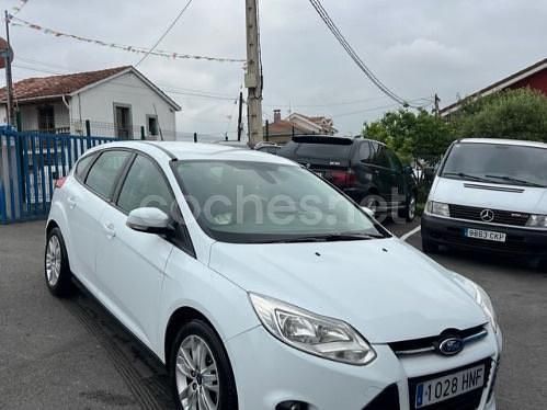 Blanco Usado 2012 Ford Focus Sport Berlina | 4990 € (Precio justo) - Imagen 1/4