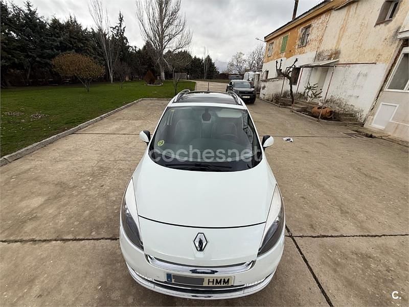 Usado Renault Grand Scénic III Privilege 130 CV (95 kW) 2012 Blanco Monovolumen