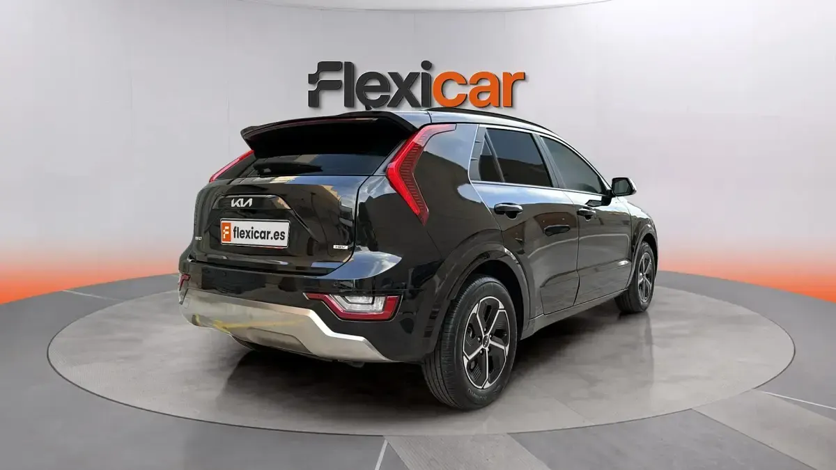 Usado Kia Niro 141 CV (103 kW) 2024 Negro SUV