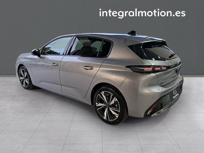 Usado Peugeot 308 Allure 130 CV (95 kW) 2024 Marrón Familiar