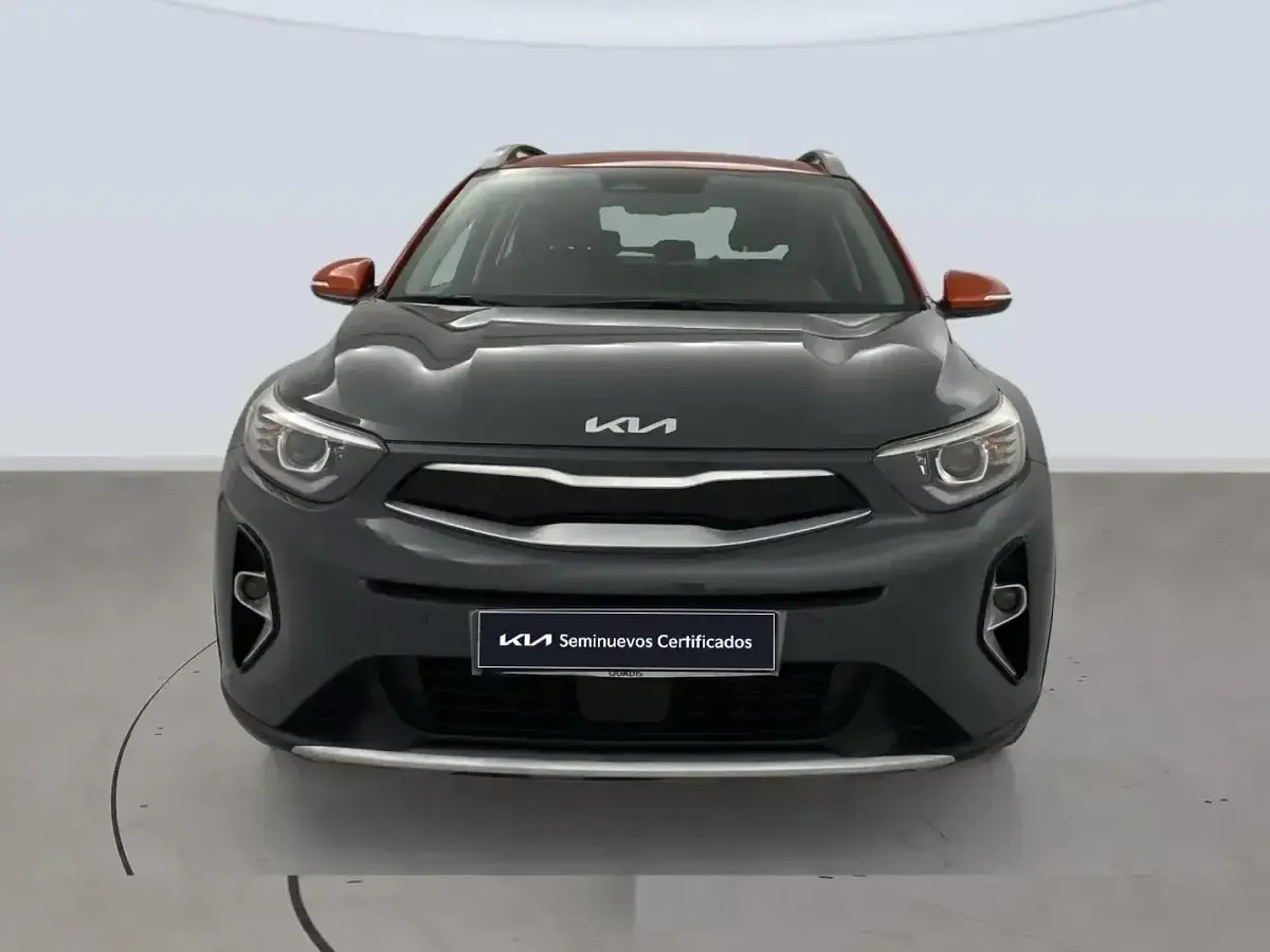 Begagnad Kia Stonic 84 HK (61 kW) 2022 Grå SUV