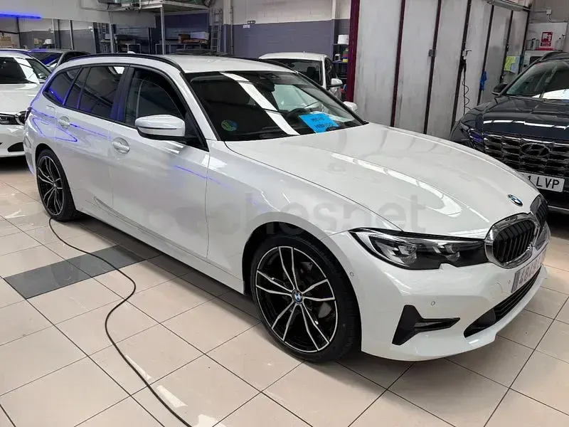 Usado BMW 318 150 CV (110 kW) 2022 Blanco Familiar