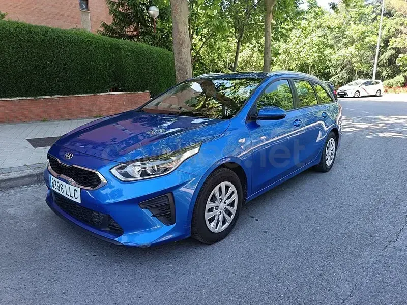 Usado Kia Ceed 120 CV (88 kW) 2020 Azul Utilitario